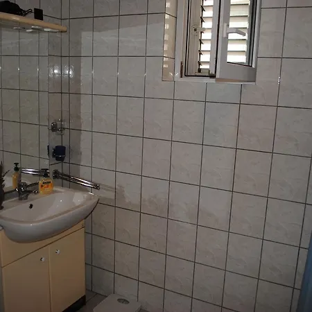 Optimist Two Bedroom 6+1 Appartement *